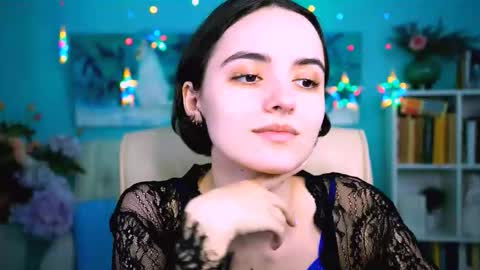 katewillows online show from February 22, 4:57 am