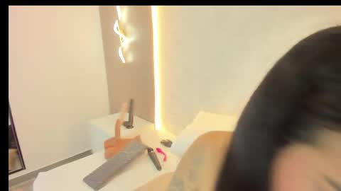 Snapshot of kathefoxx chatting on May 8, 3:01 am Emma online show from May 8, 3:01 am