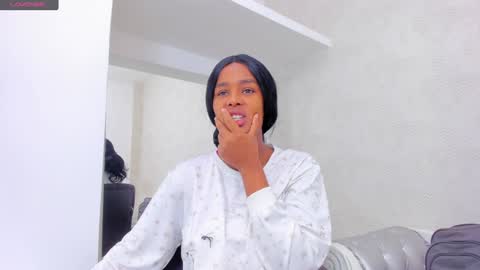 Snapshot of katherin_cruzz chatting on December 28, 12:35 pm katherin online show from December 28, 12:35 pm