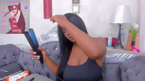 Snapshot of katherin_cruzz chatting on February 19, 7:54 pm katherin online show from February 19, 7:54 pm