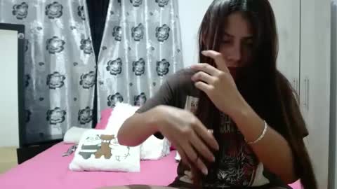 Snapshot of katherine_rodas2 chatting on December 14, 12:33 am katherine_rodas2 online show from December 14, 12:33 am