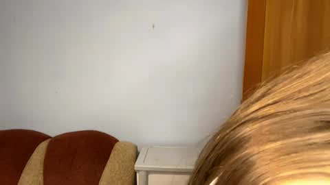 Elizabeth online show from March 25, 4:24 pm