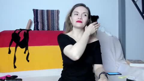 Snapshot of katherinemidnight chatting on February 20, 3:41 pm Katherine online show from February 20, 3:41 pm