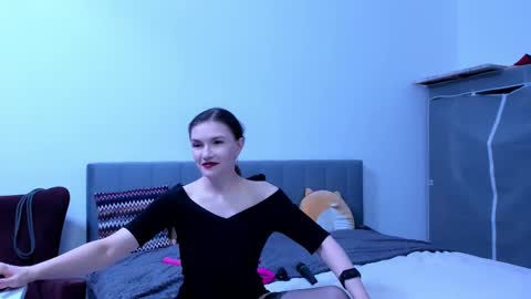 Katherine online show from December 4, 4:16 pm