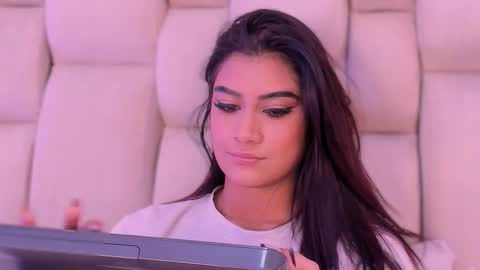 Snapshot of katherineruiz_ chatting on March 15, 12:33 pm katherineruiz_ online show from March 15, 12:33 pm