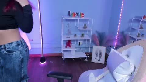 Kathia  online show from February 3, 4:10 am