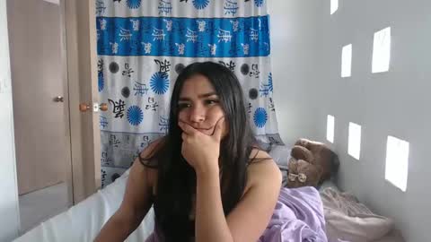 Snapshot of kathiie_ chatting on January 29, 6:50 pm K A T H I E online show from January 29, 6:50 pm