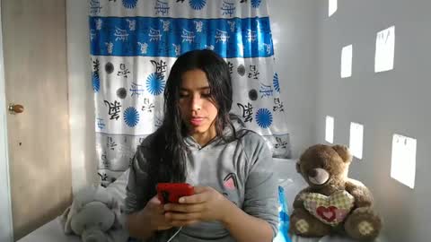 Snapshot of kathiie_ chatting on February 25, 12:24 pm K A T H I E online show from February 25, 12:24 pm