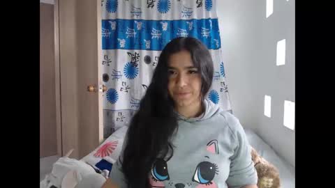Snapshot of kathiie_ chatting on February 25, 5:58 pm K A T H I E online show from February 25, 5:58 pm