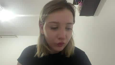 Snapshot of kathrinekiening chatting on June 7, 9:18 pm Jessie online show from June 7, 9:18 pm