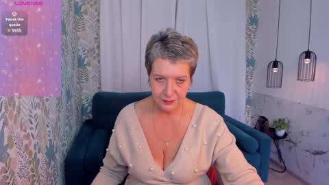 Snapshot of kathy_sunn chatting on December 11, 1:39 pm Kathy online show from December 11, 1:39 pm