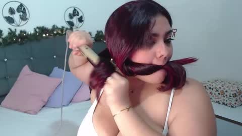 kathygonzalez_ online show from December 20, 2:49 pm