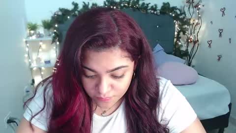 kathygonzalez_ online show from December 22, 12:05 pm