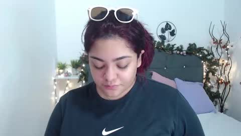 kathygonzalez_ online show from December 23, 11:25 am