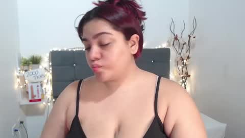 kathygonzalez_ online show from February 3, 12:14 pm