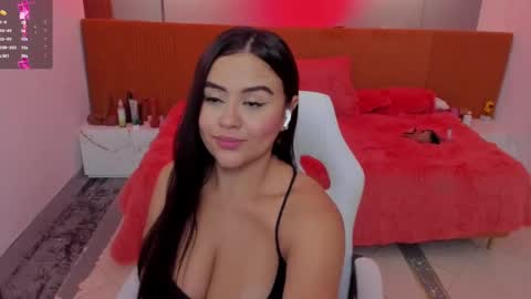 Snapshot of katia_bigboobs11 chatting on September 19, 10:27 am Katia online show from September 19, 10:27 am