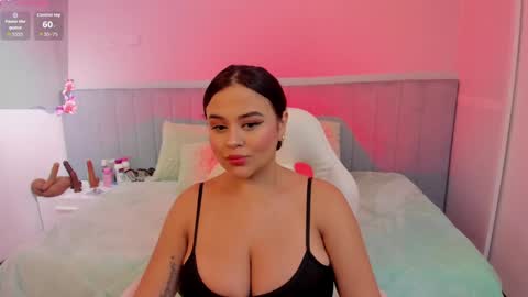 Snapshot of katia_bigboobs11 chatting on October 1, 9:04 am Katia online show from October 1, 9:04 am