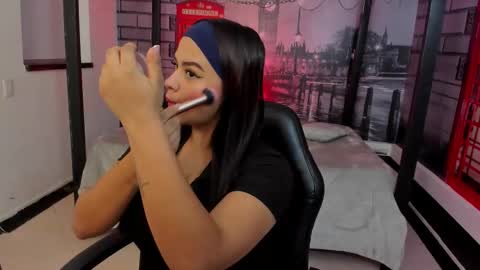 Snapshot of katia_bigboobs11 chatting on October 31, 9:43 am Katia online show from October 31, 9:43 am