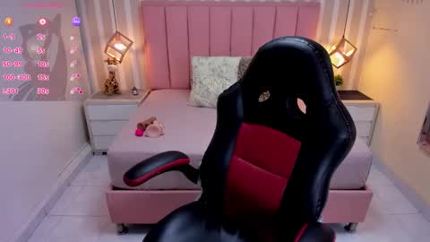 Snapshot of katiamoss1 chatting on September 27, 11:59 am KATIA online show from September 27, 11:59 am