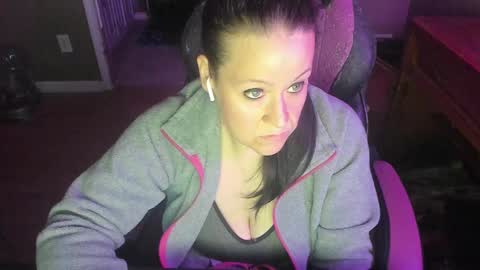 Snapshot of katie227 chatting on December 8, 2:28 am Katie online show from December 8, 2:28 am