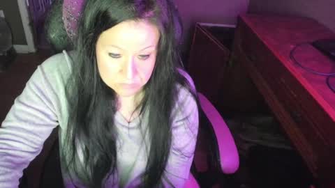 Snapshot of katie227 chatting on December 15, 4:18 am Katie online show from December 15, 4:18 am