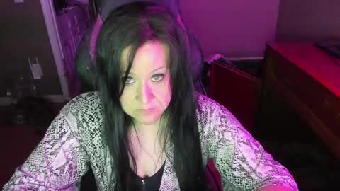 Snapshot of katie227 chatting on January 3, 6:01 am Katie online show from January 3, 6:01 am