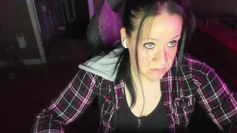 Snapshot of katie227 chatting on January 12, 3:28 am Katie online show from January 12, 3:28 am