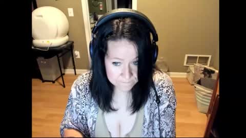 Snapshot of katie227 chatting on March 8, 5:00 am Katie online show from March 8, 5:00 am