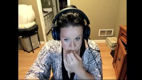 Snapshot of katie227 chatting on April 4, 3:27 am Katie online show from April 4, 3:27 am