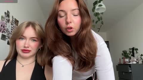 Katienext stream  online show from September 26, 10:08 am