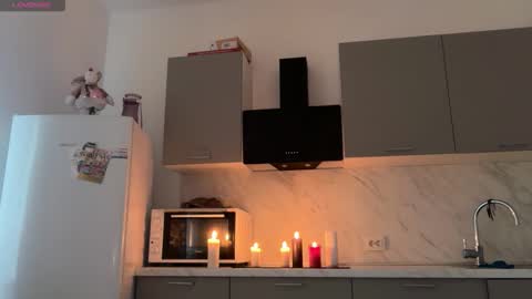 Katienext stream  online show from October 16, 10:38 am