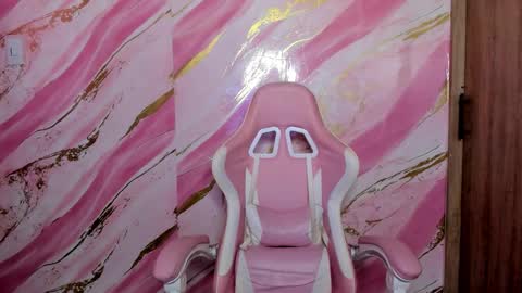 Snapshot of katie_boss2 chatting on December 14, 7:07 pm Katie online show from December 14, 7:07 pm