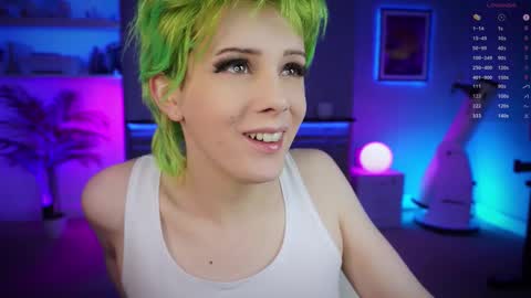 Snapshot of katie_cutie_ts chatting on October 16, 6:42 pm Katie online show from October 16, 6:42 pm