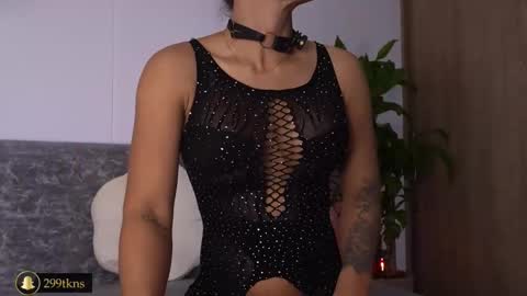 Snapshot of katiecruz_ chatting on December 4, 10:24 am Katie online show from December 4, 10:24 am