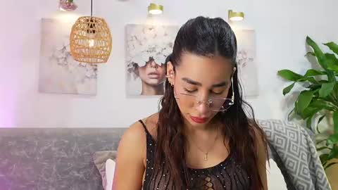 Katie online show from June 18, 11:03 am