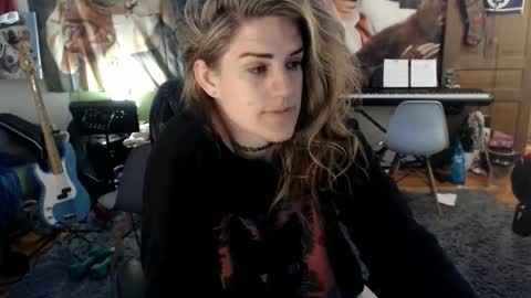 Snapshot of katiecutie_5 chatting on April 8, 2:55 am Katie online show from April 8, 2:55 am