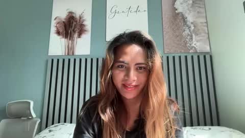 katiefrox  online show from November 3, 12:24 am