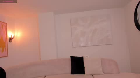 Snapshot of katiestonne chatting on February 5, 11:15 am Kate Stonne online show from February 5, 11:15 am