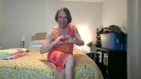 katieutopia online show from July 2, 2:11 am