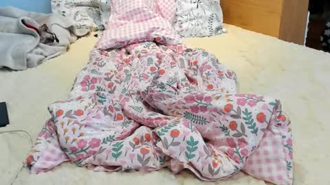 Snapshot of katiewoww chatting on February 14, 10:56 am Miss Katie online show from February 14, 10:56 am