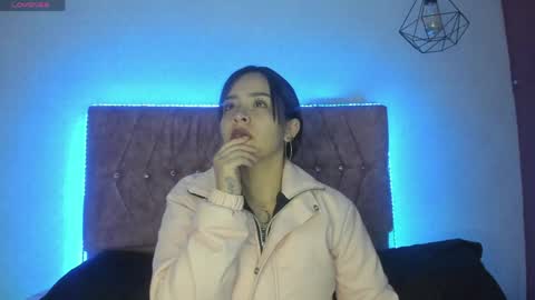 Snapshot of katiie_m chatting on April 20, 9:56 am Katie online show from April 20, 9:56 am