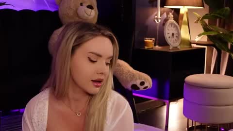 KatJolie online show from May 27, 7:55 pm