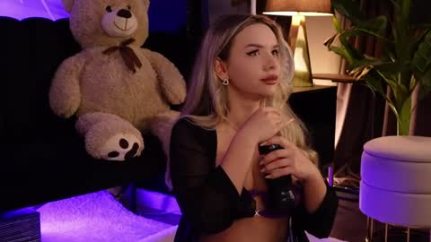 KatJolie online show from June 2, 6:54 pm