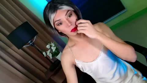 CALL ME CATH online show from July 15, 12:10 pm