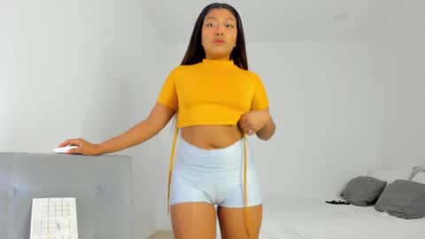 Snapshot of katnees_correa chatting on February 1, 6:54 am Follow me on instagram and twitter as correaktnees online show from February 1, 6:54 am