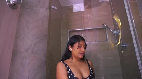 Follow me on instagram and twitter as correaktnees online show from February 16, 6:42 am