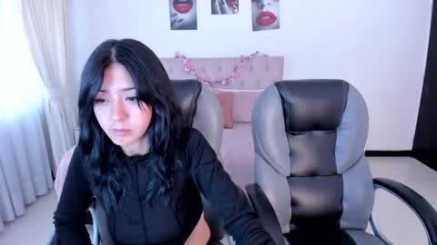 Snapshot of katnia_and_marcuz chatting on January 26, 12:43 pm Katnia and Marcuz online show from January 26, 12:43 pm