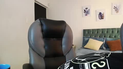 Snapshot of katnia_and_marcuz chatting on January 28, 4:52 pm Katnia and Marcuz online show from January 28, 4:52 pm