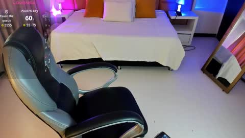 Snapshot of katnia_and_marcuz chatting on October 4, 12:03 pm Katnia and Marcuz online show from October 4, 12:03 pm