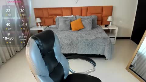 Snapshot of katnia_and_marcuz chatting on October 9, 11:41 am Katnia and Marcuz online show from October 9, 11:41 am